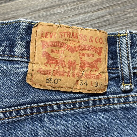 Levis Mens 550 Relaxed Fit Jeans 34x30 Medium Wash Denim Straight Leg 00s - Picture 2 of 16